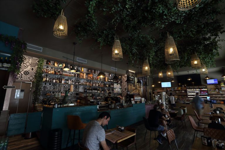 Privilege Bar Cassino 14 2 768x512