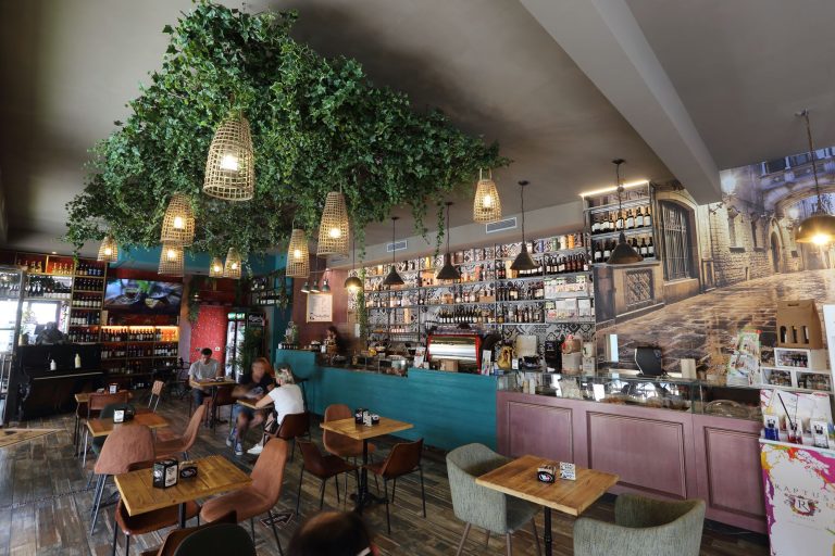 Privilege Bar Cassino 15 2 768x512